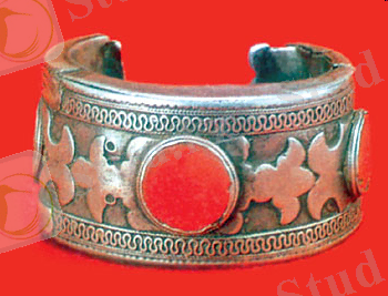 C:\Users\user\Documents\дұрыстап лақтыратындар\казак\Новая папка (2)\0009-007-Kazakhskij-natsionalnyj-kostjum.png