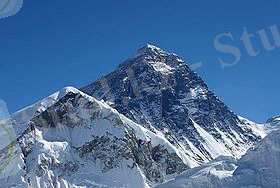 &Dcy;&zhcy;&ocy;&mcy;&ocy;&lcy;&ucy;&ncy;&gcy;&mcy;&acy; (&Ecy;&vcy;&iecy;&rcy;&iecy;&scy;&tcy;, &Scy;&acy;&gcy;&acy;&rcy;&mcy;&acy;&tcy;&khcy;&acy;) — &vcy;&ycy;&scy;&ocy;&chcy;&acy;&jcy;&shcy;&acy;&yacy; &vcy;&iecy;&rcy;&shcy;&icy;&ncy;&acy; &mcy;&icy;&rcy;&acy;. &Vcy;&icy;&dcy; &scy; &scy;&iecy;&vcy;&iecy;&rcy;&ocy;-&zcy;&acy;&pcy;&acy;&dcy;&acy;