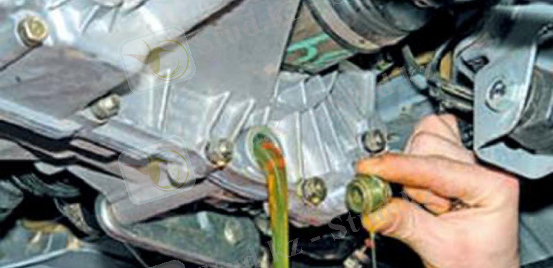 Замена трансмиссионного масла 